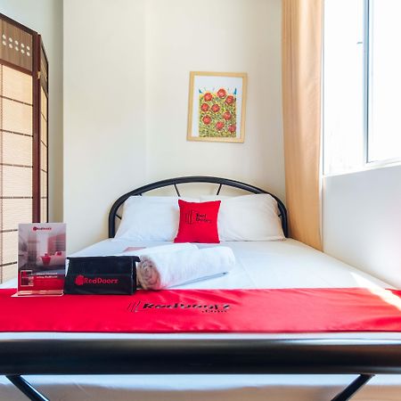 เรดดอร์ซ แอท คาสเซล เรสซิเดนเซส ปารานาเก Hotel Paranaque City ภายนอก รูปภาพ
