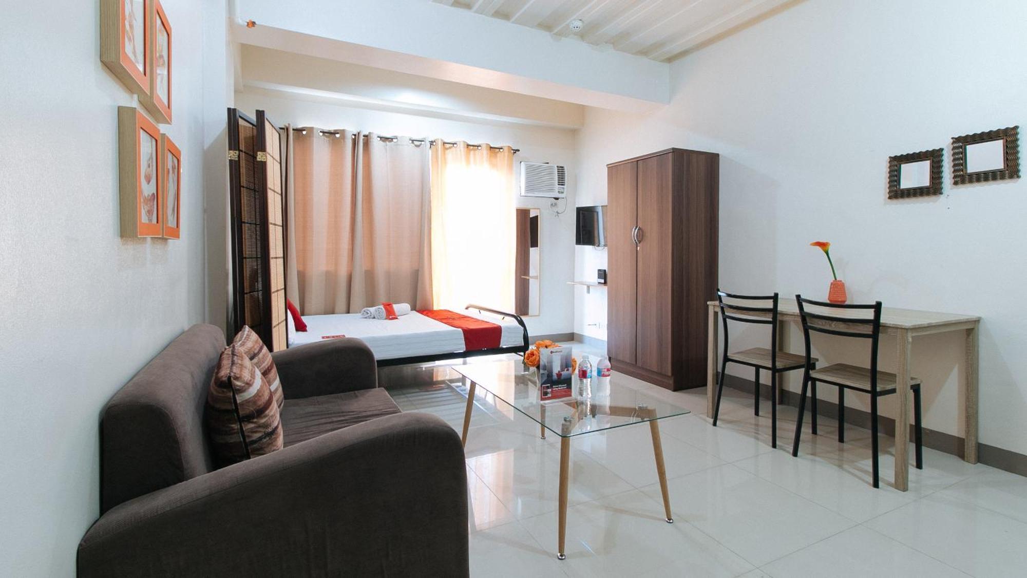 เรดดอร์ซ แอท คาสเซล เรสซิเดนเซส ปารานาเก Hotel Paranaque City ภายนอก รูปภาพ