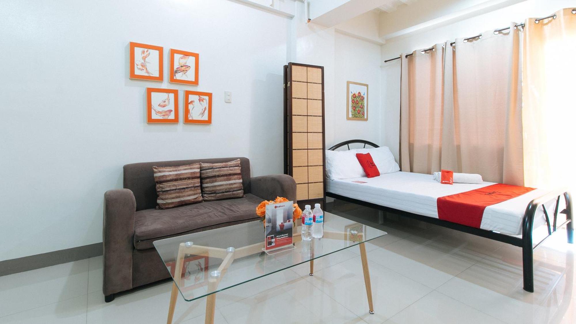 เรดดอร์ซ แอท คาสเซล เรสซิเดนเซส ปารานาเก Hotel Paranaque City ภายนอก รูปภาพ