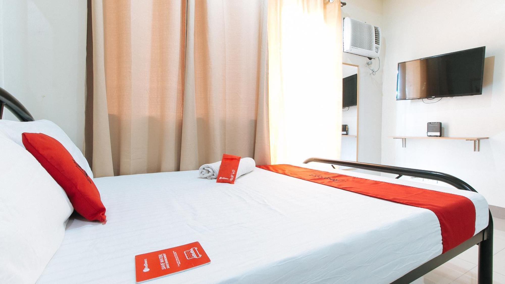 เรดดอร์ซ แอท คาสเซล เรสซิเดนเซส ปารานาเก Hotel Paranaque City ภายนอก รูปภาพ